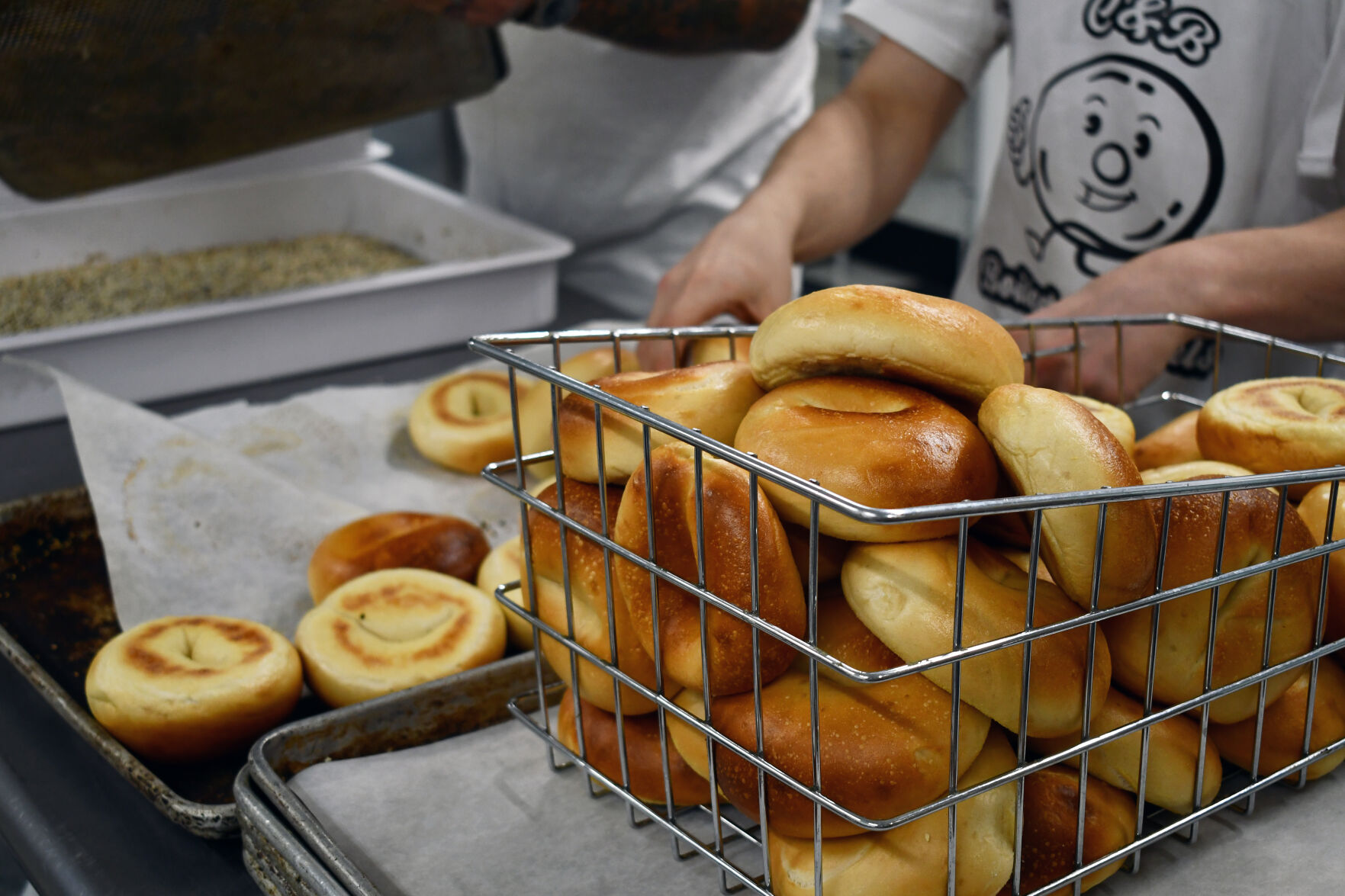 cb hot bagels pan to rack 3